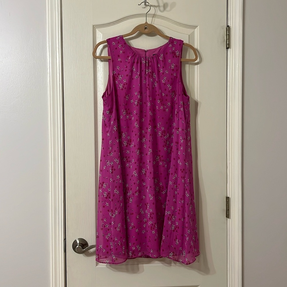 Pretty pink Flowy & fully lined dress DKNY